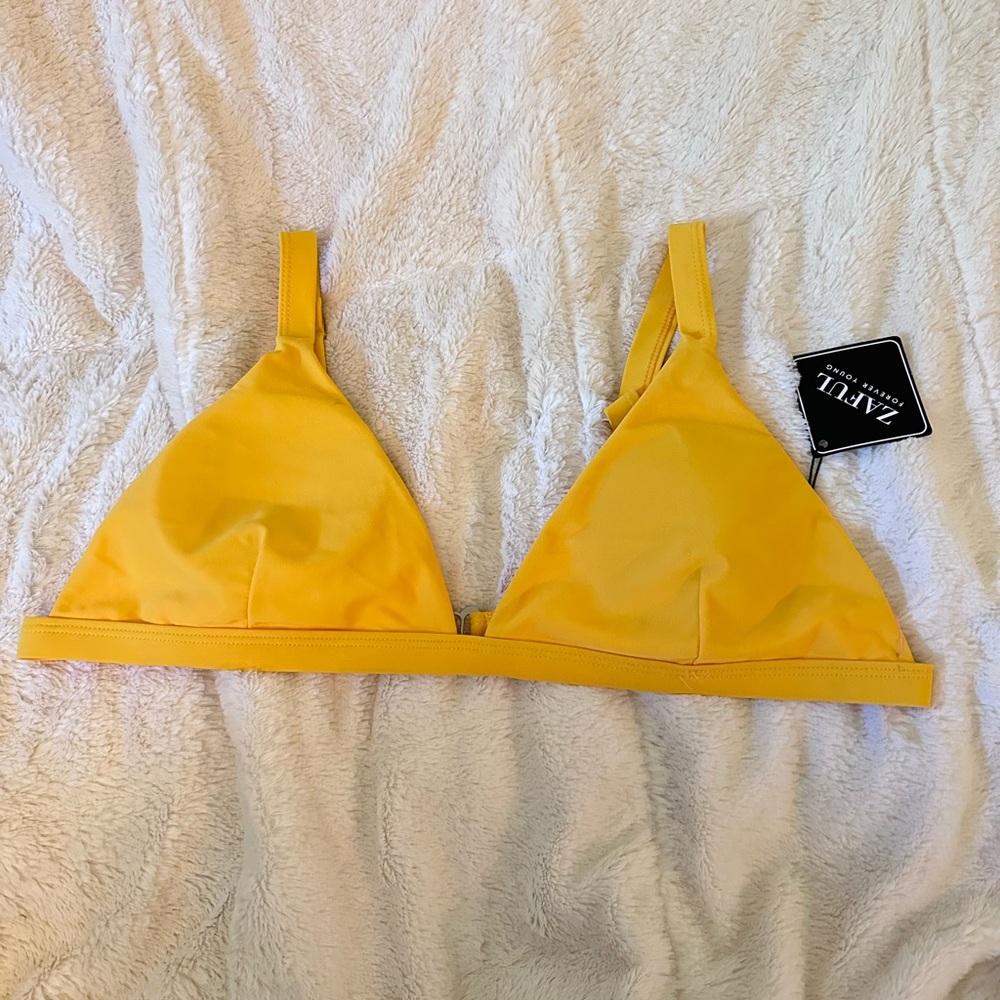 NWT bikini top